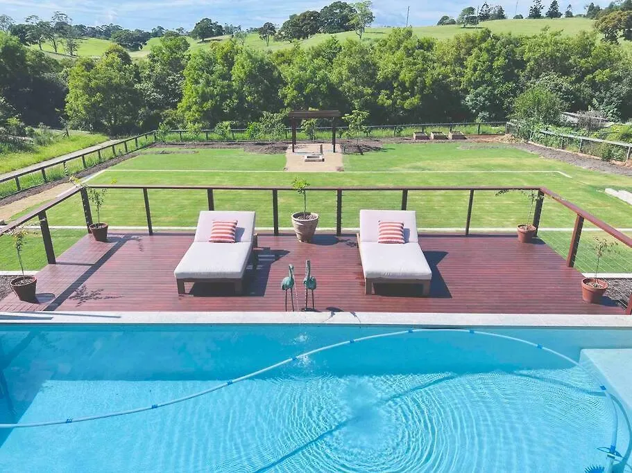 The Easton Maleny - Hamptons Countryside Retreat Villa