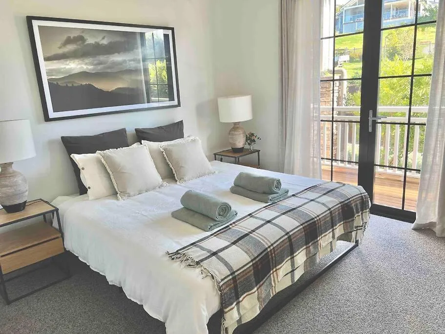 The Easton Maleny - Hamptons Countryside Retreat Villa 0*,  Australia