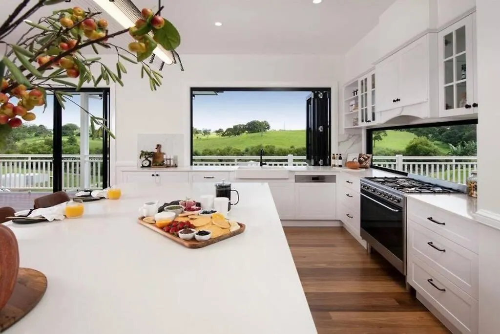 The Easton Maleny - Hamptons Countryside Retreat Villa